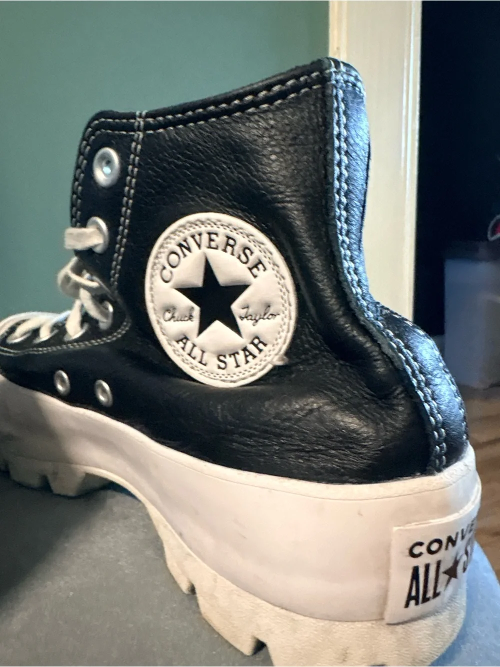Converse Platform Black Leather High-Top  Sneaker Womens size 7